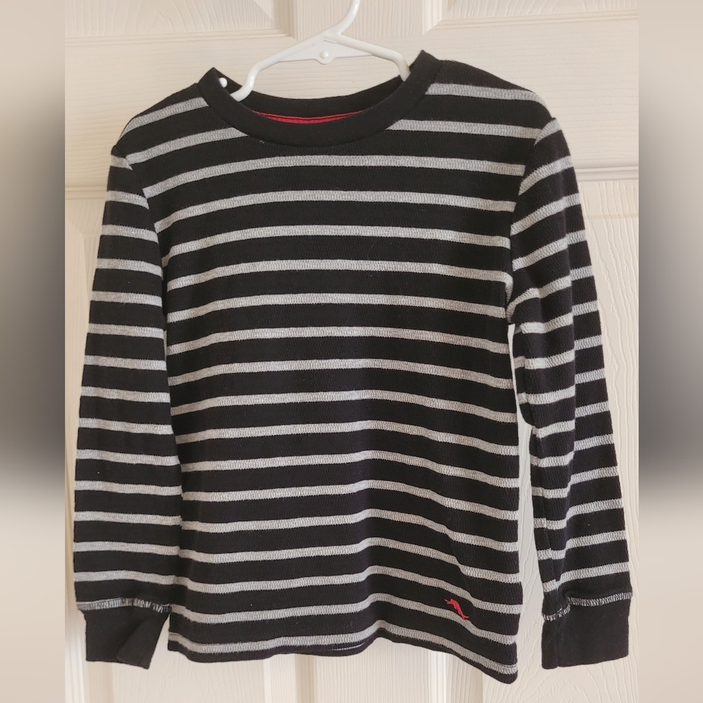Boy's Tommy Bahama size small thermal shirt.